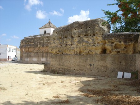 Restos De Las Murallas Almohades