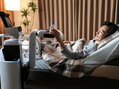 Del airbag de rodilla al robot de rehabilitación, Toyota es innovación