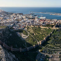 Esta es la ciudad de España con el microclima perfecto para huir del frío (sin coger un avión) 