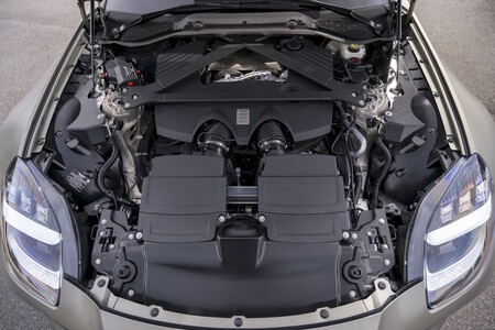 Aston Martin Vantage Roadster 2025 008