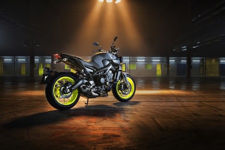 yamaha mt-09 1