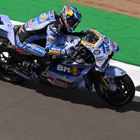 Álex Márquez doblega a su hermano Marc Márquez en Silverstone para anotarse la primera sprint de la temporada 