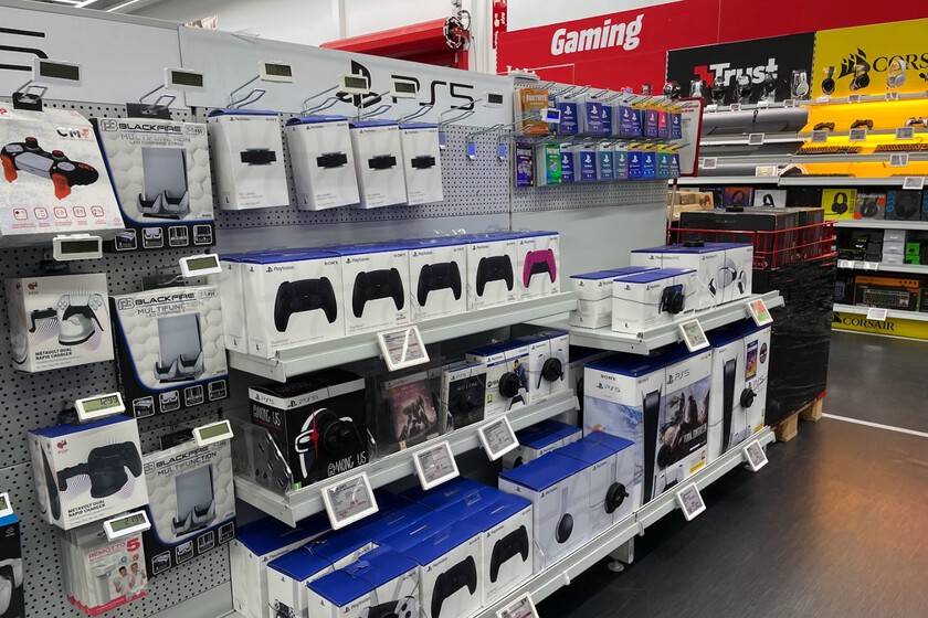 Ofertas en consolas Nintendo Switch 2, PS Portal y más en el primer Día sin IVA de 2026 en MediaMarkt