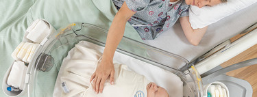 Una cuna de hospital tipo colecho que te permite estar cerca de tu bebé en todo momento