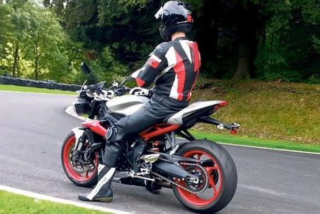 Triumph Street Triple RX, posible edición especial para el 2015