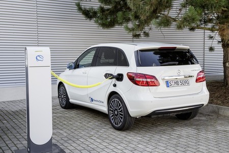 Mercedes Benz Clase B Electrico Recarga