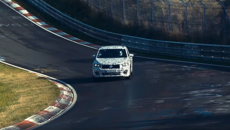 El futuro Volkswagen T-Roc R ya se pasea por Nürburgring Nordschleife en este vídeo teaser