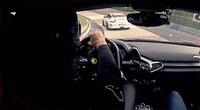 Sabine Schmitz vs Ron Simmons - una batalla entre dos grandes pilotos 