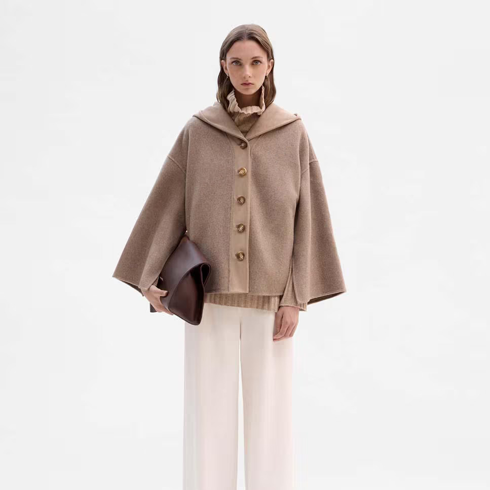 Simorra
Chaquetón de mujer de antelina efecto capa capucha