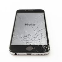 Un doctor asegura que la pantalla rota de tu móvil es peligrosa para tu salud. Por suerte, Apple y Samsung ya tomaron medidas en 2017