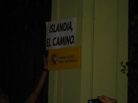 El cartel en el búnker del viejo PSOE de Interior con #rderepresion
