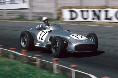 Stirling Moss, el rey sin corona de la Fórmula 1 que podía ganar con cualquier coche pero perdió con todos