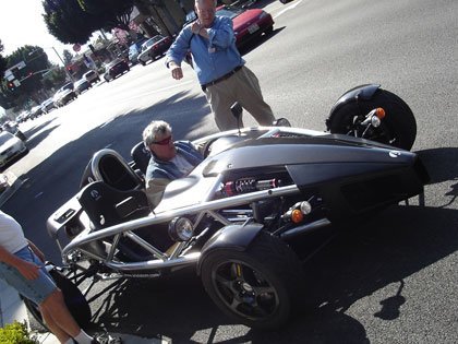 Jay Leno no parece divertirse con su Ariel Atom