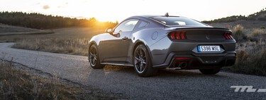 Probamos el Ford Mustang Dark Horse: el pony que se ha pasado al lado oscuro para brillar aún más fuerte