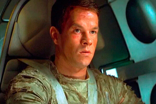 "No volvería a rodarla ni querría volver a verla nunca más": Mark Wahlberg lleva 25 años lamentándose de esta película de ciencia ficción