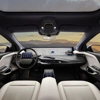 El SUV eléctrico chino Byton M-Byte vuelve a respirar gracias al fabricante del iPhone