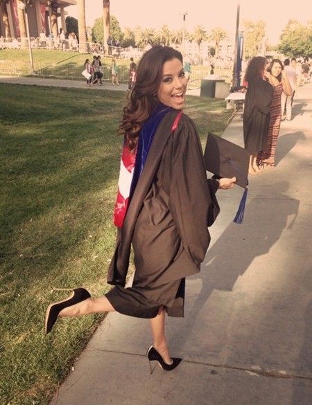 Pues sí, señores, Eva Longoria ya es una chica con estudios