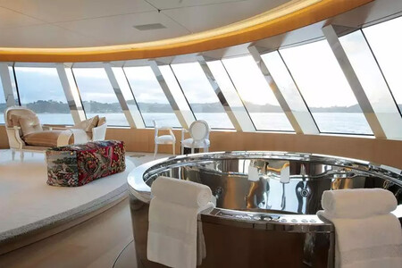 Yatch A 2