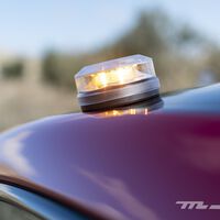 Esperamos al último momento: faltan unos días para que la luz V16 sea obligatoria y las búsquedas online de la baliza se han disparado un 560% 