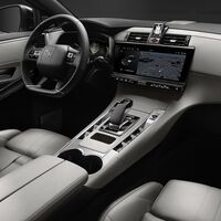 DS se ha cansado de las pantallas multimedia y quiere volver a los interiores de lujo analógico