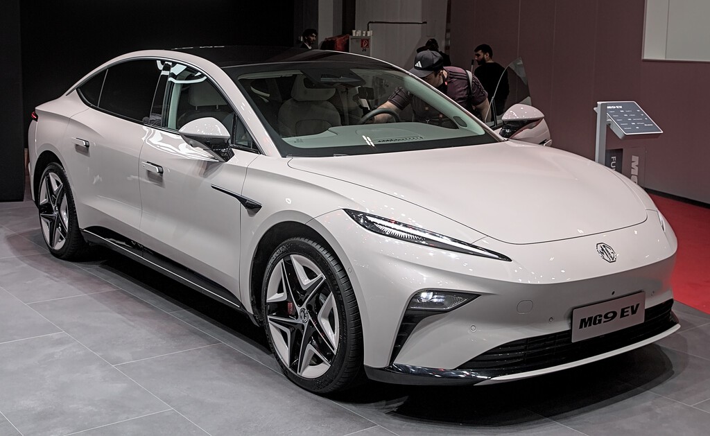 MG quiere asaltar el mercado de las berlinas eléctricas deportivas con su MG9. Curiosamente, no es un MG 