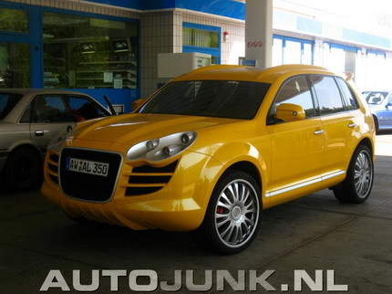 Porsche Cayenne transformado a Pontiac Aztek
