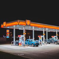 Llenar el depósito del coche hoy es hasta 14 euros más caro que en julio de 2020