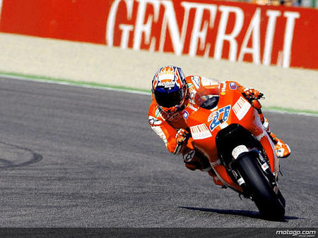 Casey Stoner, Héctor Barberá y Julián Simón: las referencias del primer día del último GP del año
