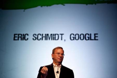 Eric Schmidt defiende a Uber: "Europa tiene que recibir el cambio con brazos abiertos"