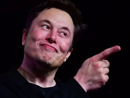 Elon Musk dice que el pedido de Hertz por 100,000 Teslas "aún no se firma"; aunque eso ayudó a Tesla a ser ya una empresa de mil millones de dólares