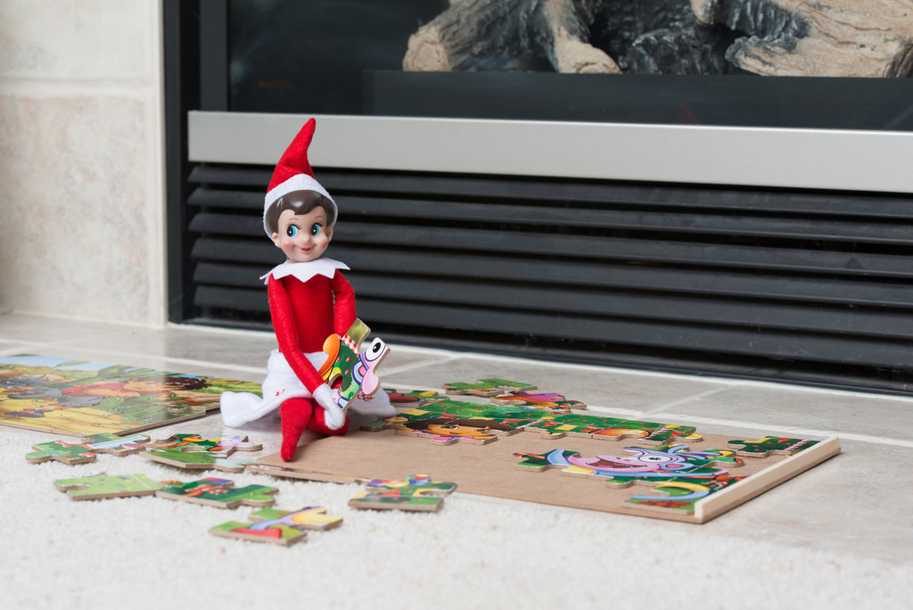 Elf on the shelf en qué consiste esta divertida tradición navideña que puedes hacer con tus hijos