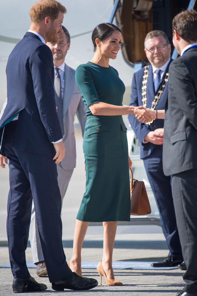 meghan markle look estilismo outfit