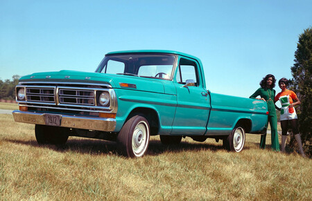 Ford F 100 Styleside Pickup