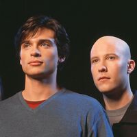 La secuela de Smallville sigue "en progreso", pero no la verás pronto pese al deseo de Lex Luthor