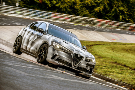 El Alfa Romeo Stelvio QV se convierte en el SUV más rápido de Nürburgring Nordschleife