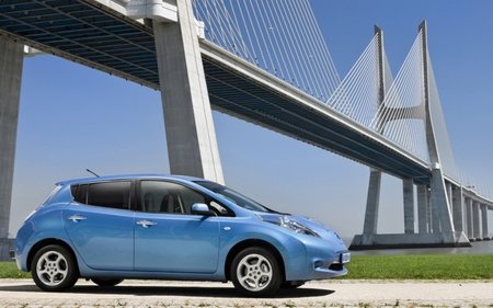 Nissan-LEAF-32