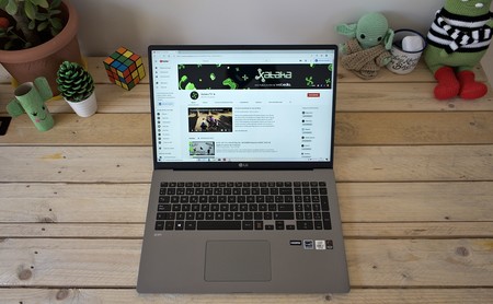 LG Gram (17Z90N), análisis: el ultrabook de 17 pulgadas de 1.3 kg que es un sueño para quien trabaja en movilidad 