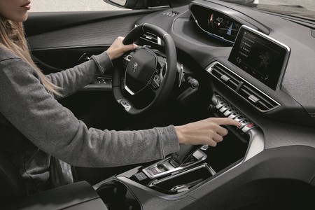 El nuevo Peugeot 3008 quiere entrarte por la nariz, más que por los ojos