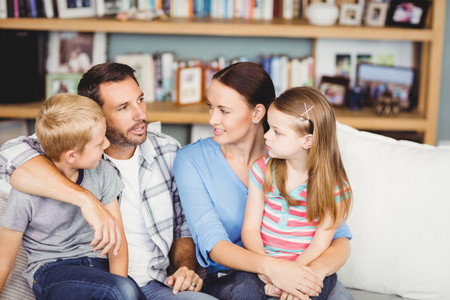 Qué es la Disciplina Positiva y cómo ponerla en práctica para educar a tus hijos con firmeza y amabilidad al mismo tiempo