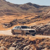 Bentley Flying Spur 2020 destaca su aspecto más intimidante con el nuevo acabado Blackline