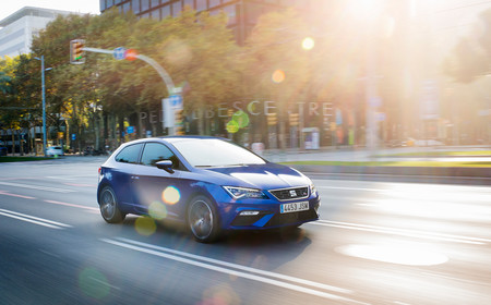 SEAT León TGI EVO: la versión a gas natural se actualiza, más potencia y autonomía desde 23.030 euros