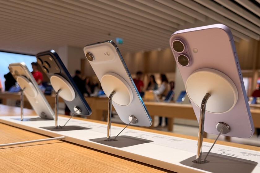 Apple domina el top mundial de ventas frente a Samsung: el iPhone 16 arrasa y el iPhone 17 Pro Max se cuela en el top 10 en tiempo récord