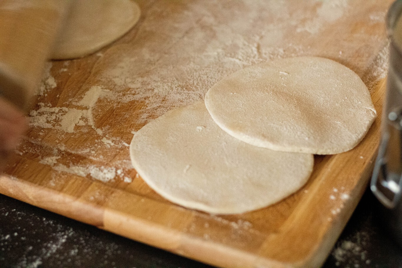 Receta de tortillas de harina, tal y como las hace Doña Ángela, de De