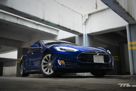 Tesla Model S 6
