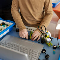 Programación y robótica: una extraescolar con grandes beneficios para el desarrollo de los niños 