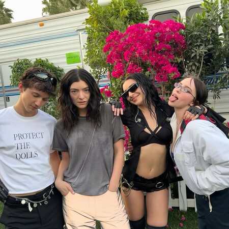 Charlichella Billieeilishchella Lordechella Alexconsanichella Troyesivanchella