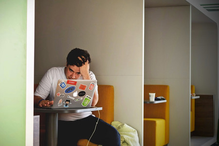 ¿Por qué un ataque DDoS a una DNS puede afectar a tantos servicios y usuarios?