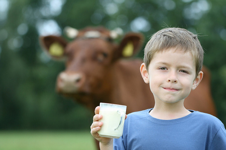 Encontradas hasta 20 sustancias farmacológicas activas en leche de vaca, cabra, y leche materna humana