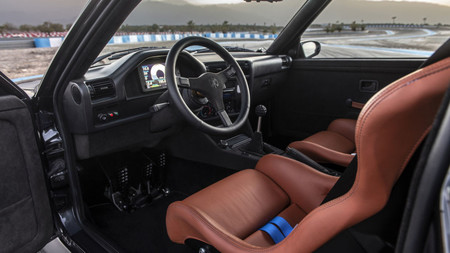 Redux BMW M3 E30 restomod