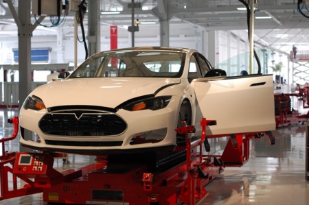 Tesla aspira a abrir una fábrica en China en dos años